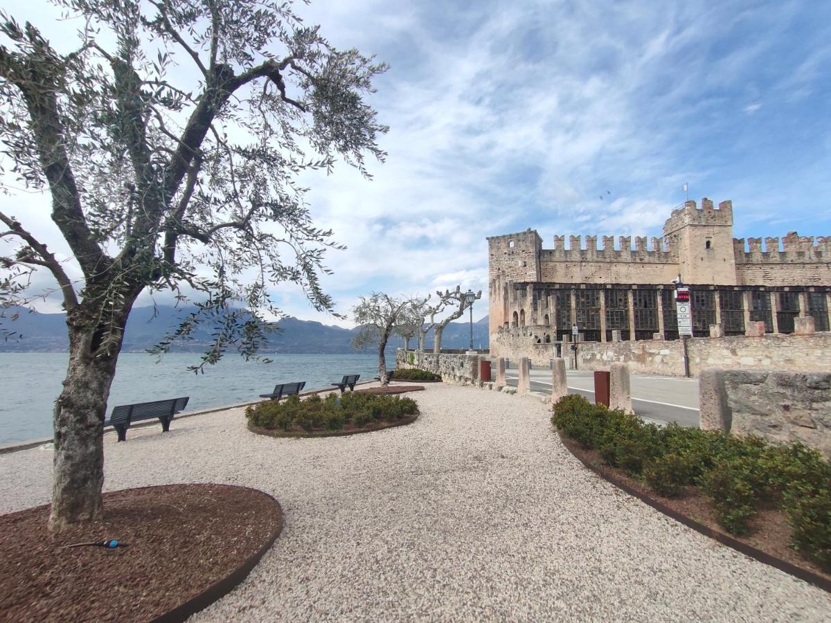 Garda Dreams Apartment Torri Del Benaco Exterior photo