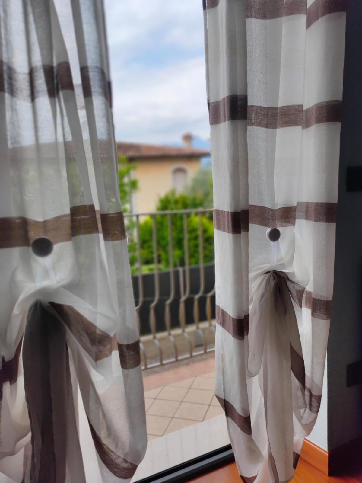 Garda Dreams Apartment Torri Del Benaco Exterior photo