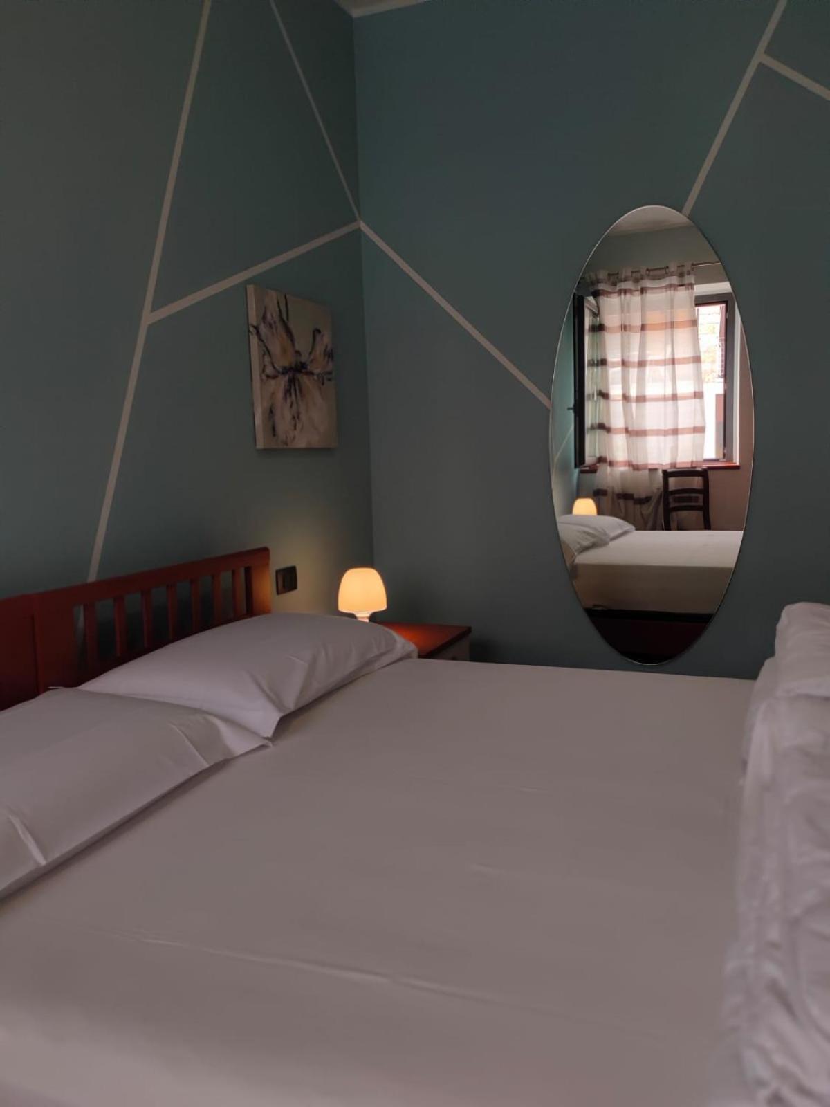 Garda Dreams Apartment Torri Del Benaco Exterior photo
